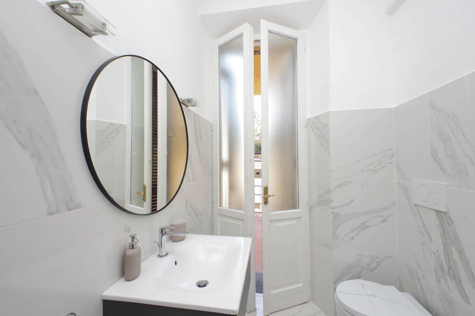 Ych-Comfortable 2 Bedrooms Flat Near Colosseum Rzym Zewnętrze zdjęcie