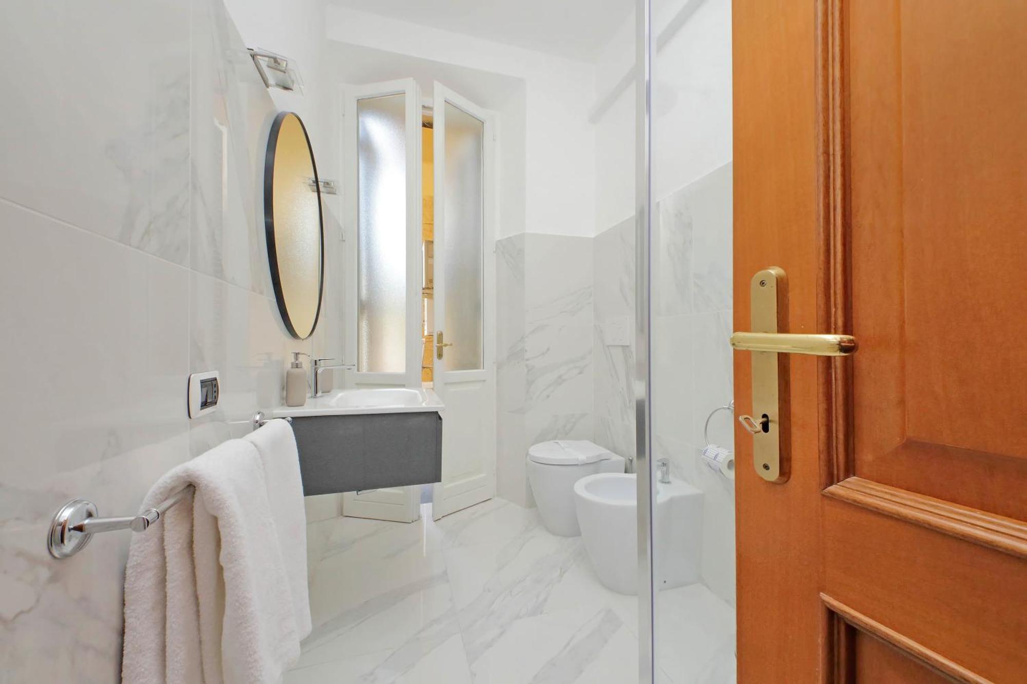 Ych-Comfortable 2 Bedrooms Flat Near Colosseum Rzym Zewnętrze zdjęcie