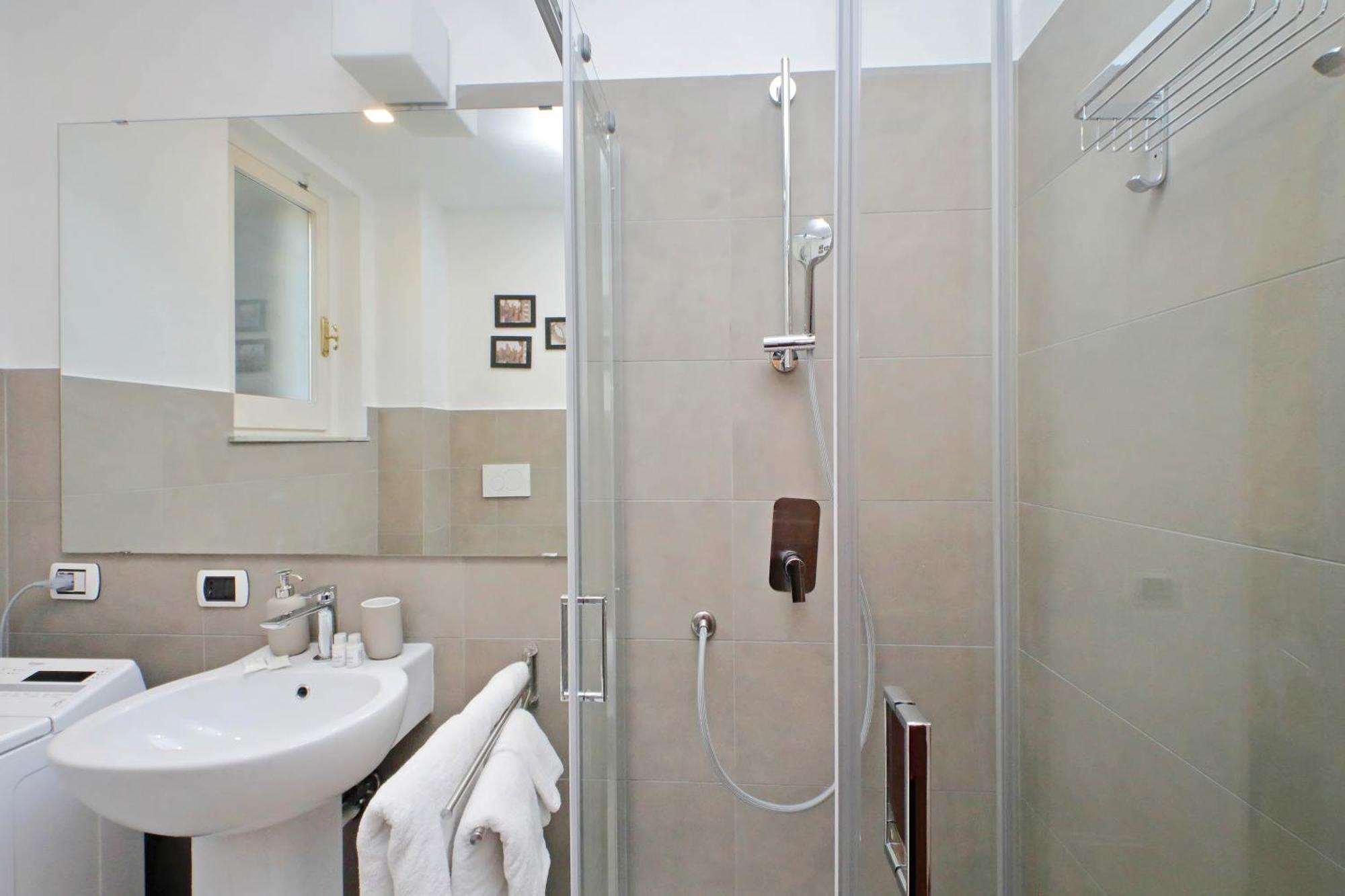 Ych-Comfortable 2 Bedrooms Flat Near Colosseum Rzym Zewnętrze zdjęcie